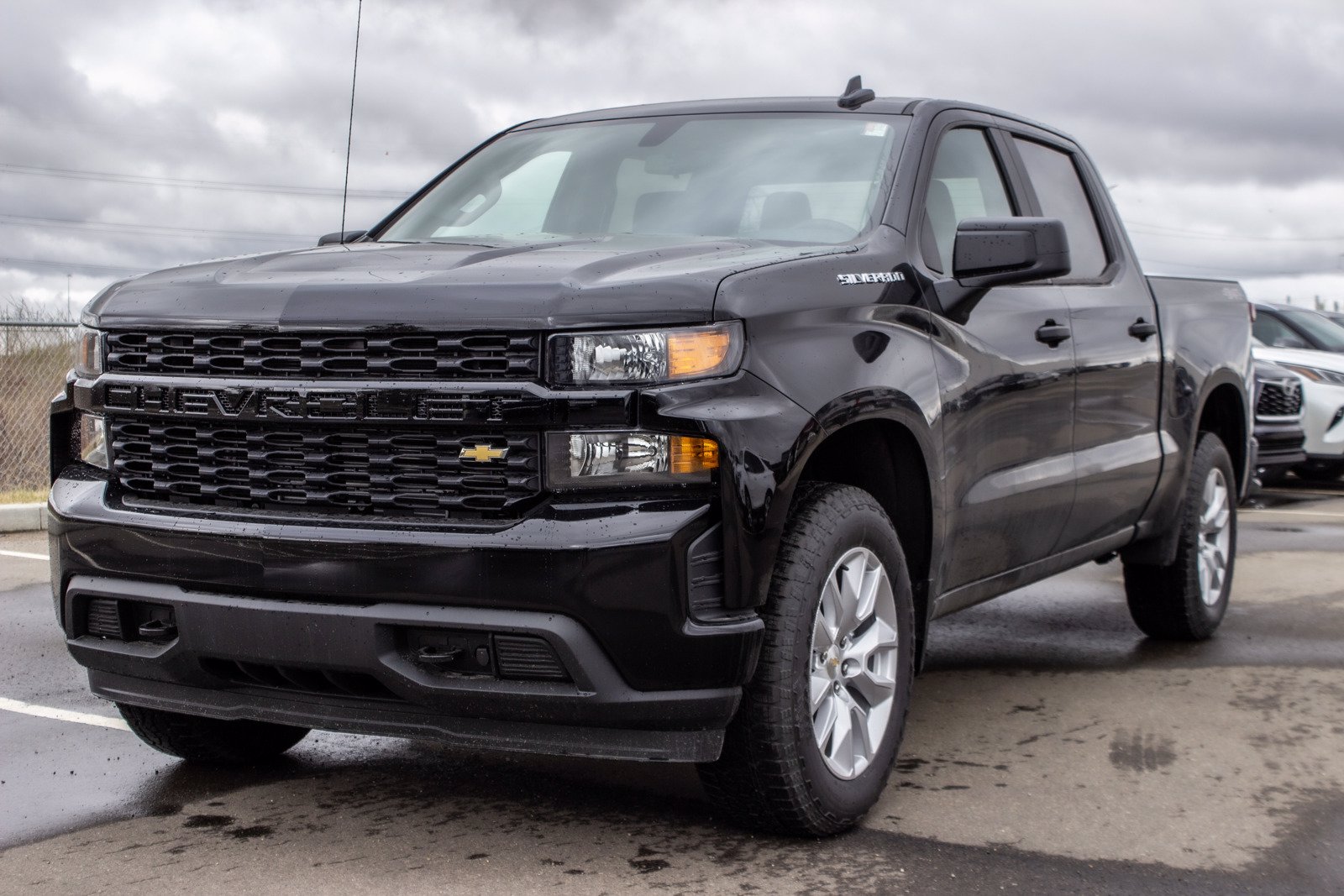 New 2020 Chevrolet SILVERADO 1500 CUSTOM 4WD Crew Cab Pickup